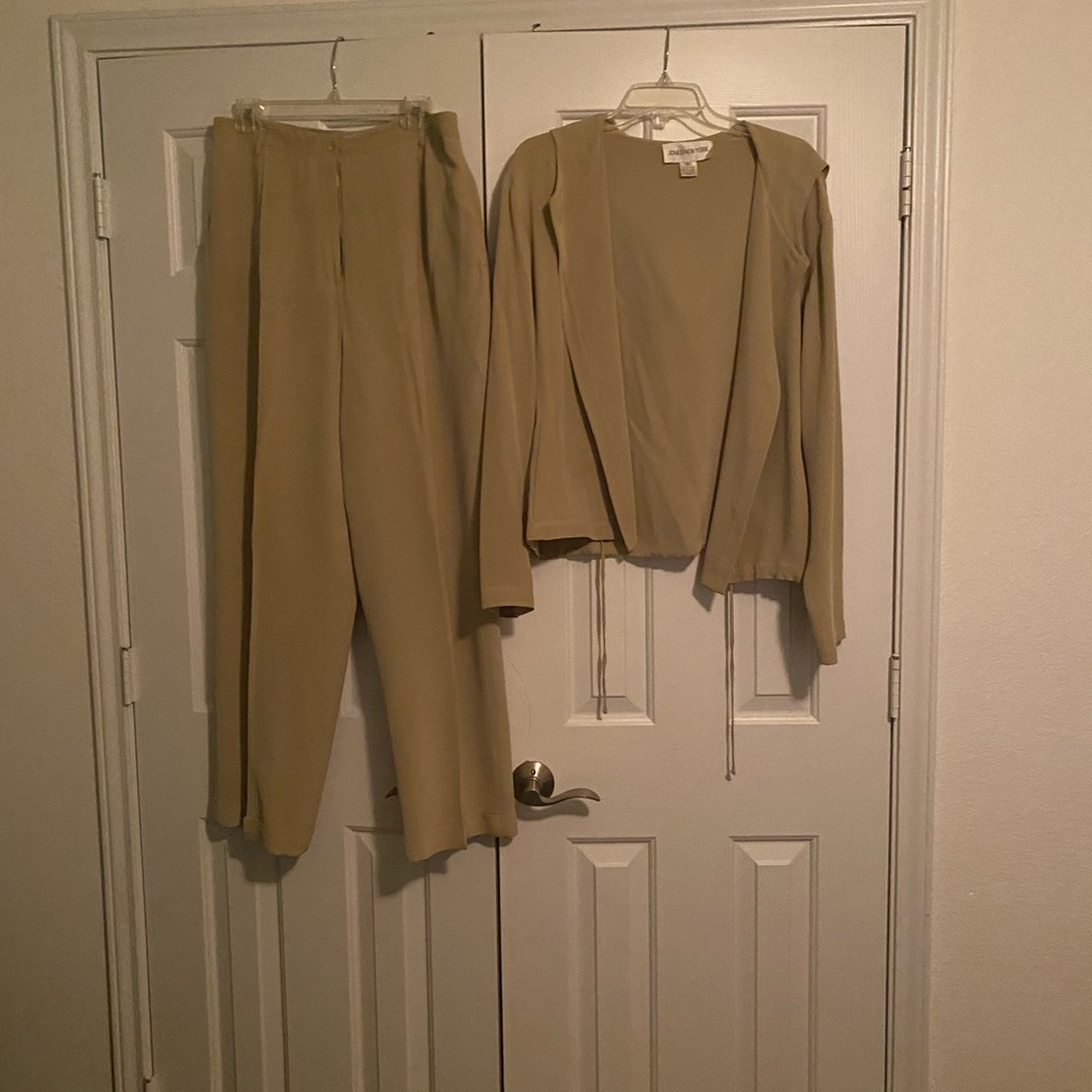 Jones New York silk 2 piece hooded jacket and pants set.